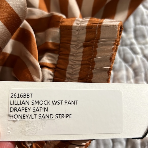 NEW L’AGENCE Lillian smock waist pant drapery satin siz XS honey/LT sand stripe - Picture 14 of 15